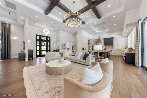 521 Neapolitan Ln, NAPLES, FL, 34103-8532 | Card Image