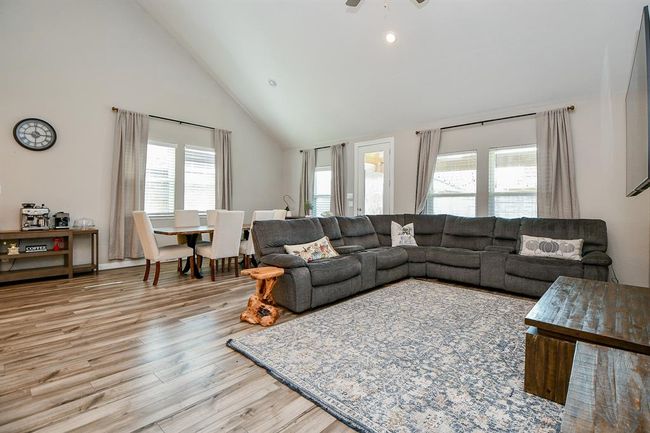 2626 Summer Indigo Trl, House other with 5 bedrooms, 3 bathrooms and 2 parking in Pearland TX | Image 16