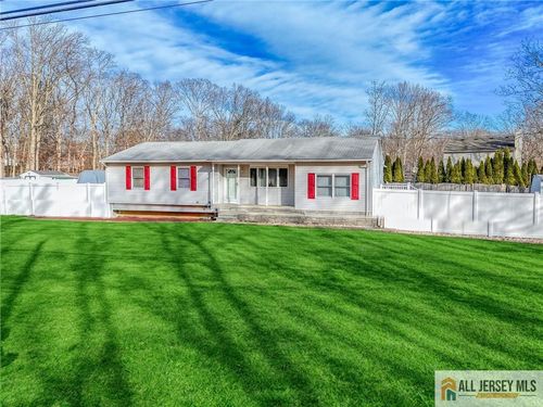 563 Indiero Rd, Jackson, NJ, 08527-3033 | Card Image