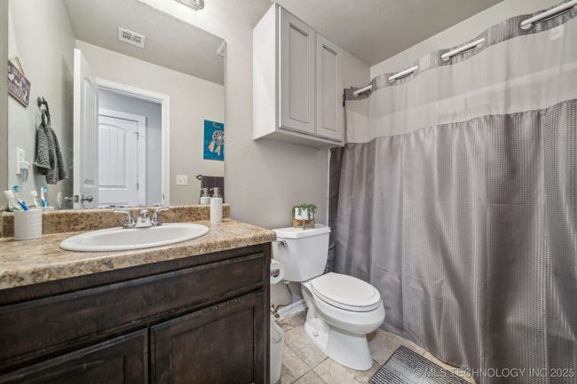 11001 117 Th East Pl, House other with 3 bedrooms, 2 bathrooms and null parking in Owasso OK | Image 22