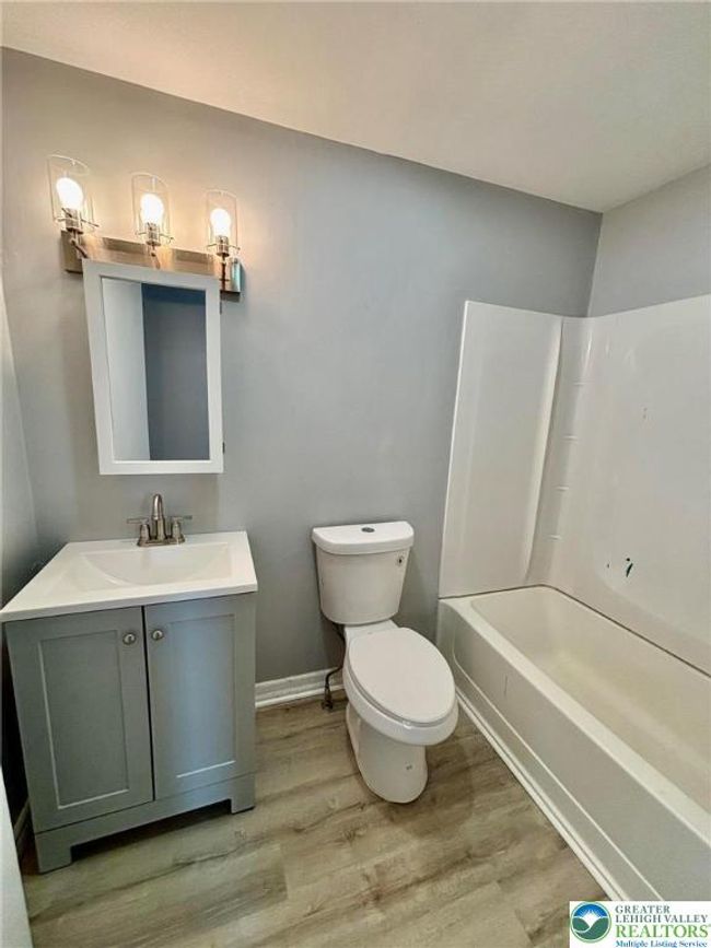4 - 210 E Main St, Condo with 1 bedrooms, 1 bathrooms and null parking in Pen Argyl PA | Image 8