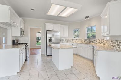 17942 Burnham Way, House other with 3 bedrooms, 2 bathrooms and null parking in Greenwell Springs LA | Image 2