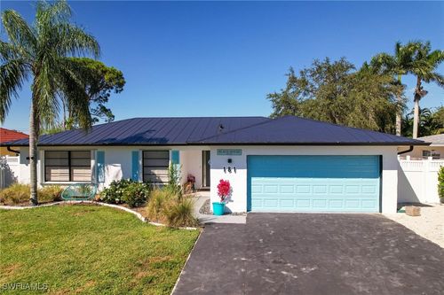 181 Mentor Dr, NAPLES, FL, 34110-1327 | Card Image