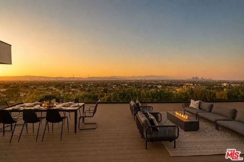 4207 Don Alanis Pl, Los Angeles, CA, 90008-4201 | Card Image