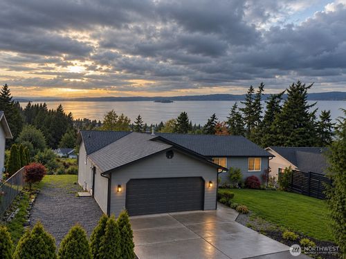 933 James Way, Camano Island, WA, 98282-8618 | Card Image