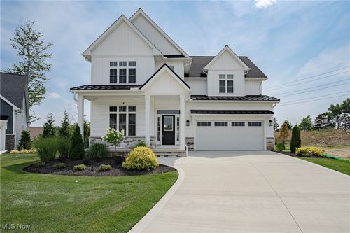 592 Magnolia Ct, Mayfield Village, OH, 44143-2308 | Card Image