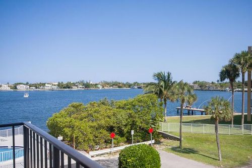 303-301 Croton Avenue, Lantana, FL, 33462 | Card Image