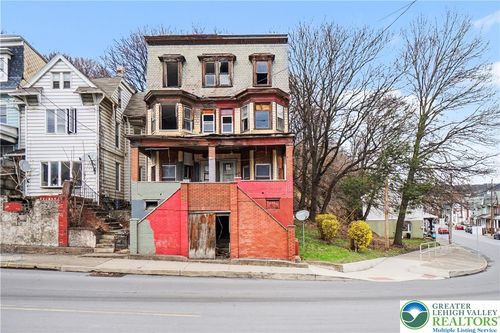805 N 6th St, Shamokin, PA, 17872-5217 | Card Image