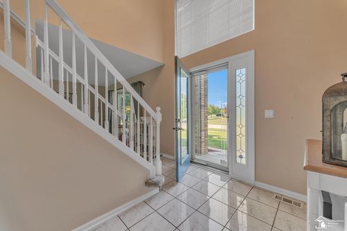44220 Stonebridge Dr, Van Buren Twp, MI, 48111-4487 | Card Image