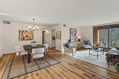 1818 E Shorewood Blvd, Shorewood, WI, 53211-2561 | Card Image