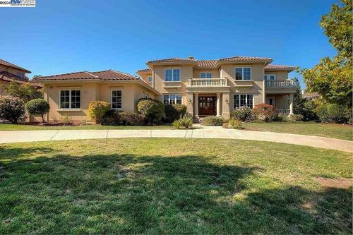 3721 Selvante St, Pleasanton, CA, 94566-2207 | Card Image