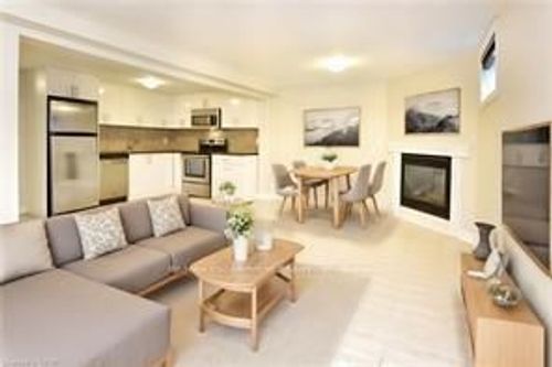 2-25 Endfield Ave, Hamilton, ON, L8T2L3 | Card Image