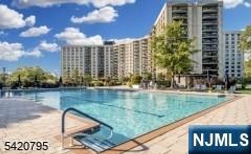 2 Claridge Dr, Verona, NJ, 07044 | Card Image