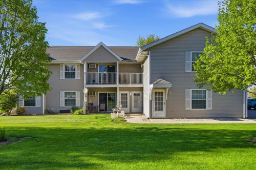 354 Minz Park Cir, West Bend, WI, 53095-5745 | Card Image