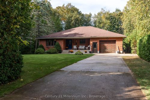 34 Southampton Pky, Sauble Beach, ON, N0H2G0 | Card Image