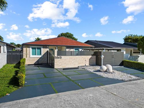 5565 Nw 193rd Ln, Miami Gardens, FL, 33055-6100 | Card Image