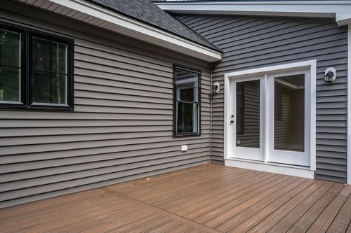 32 Stacey Ln, Chester, NH, 03036-4140 | Card Image