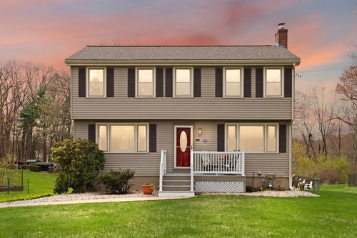 105 Greenmeadow Dr, Tewksbury, MA, 01876-1103 | Card Image