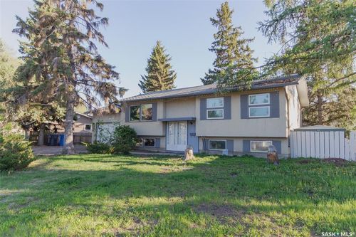 9704 97th Dr, North Battleford, SK, S9A0L4 | Card Image