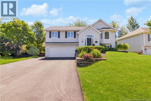 152 Bahama St, Dieppe, NB, E1A7X7 | Card Image