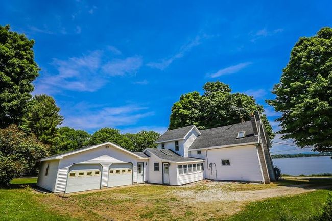 1227 E Shore Rd, House other with 3 bedrooms, 2 bathrooms and null parking in Isle La Motte VT | Image 21