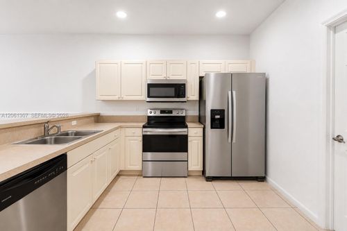 204-1925 Marsh Harbor Dr, Riviera Beach, FL, 33404-6437 | Card Image