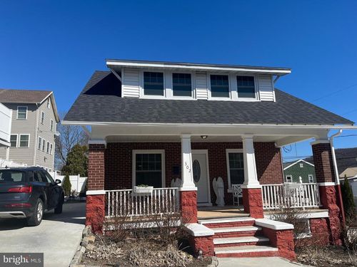 302 Fleet St, POTTSVILLE, PA, 17901-3700 | Card Image