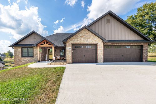 1208 Pleasant Valley Dr, Jefferson City, MO, 65109-1526 | Card Image