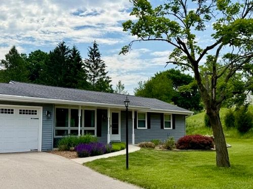 2546620 Ridge Rd, Waukesha, WI, 53189-9313 | Card Image