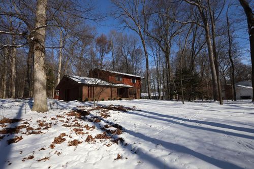 213 E Woodside Dr, Gambier, OH, 43022-5018 | Card Image