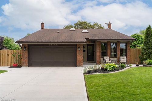 7078 Rosseau Pl, Niagara Falls, ON, L2J3V2 | Card Image
