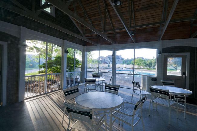 Community Pool House | Image 10