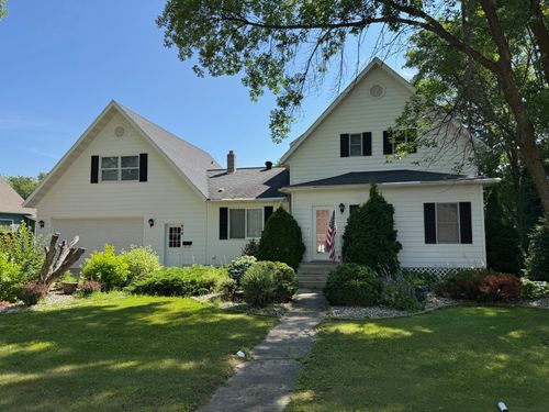 404 Main Ave N, Roseau, MN, 56751-1825 | Card Image