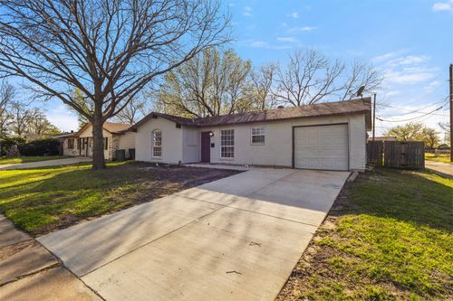 1002 Bridlewood Dr, Garland, TX, 75040-7433 | Card Image