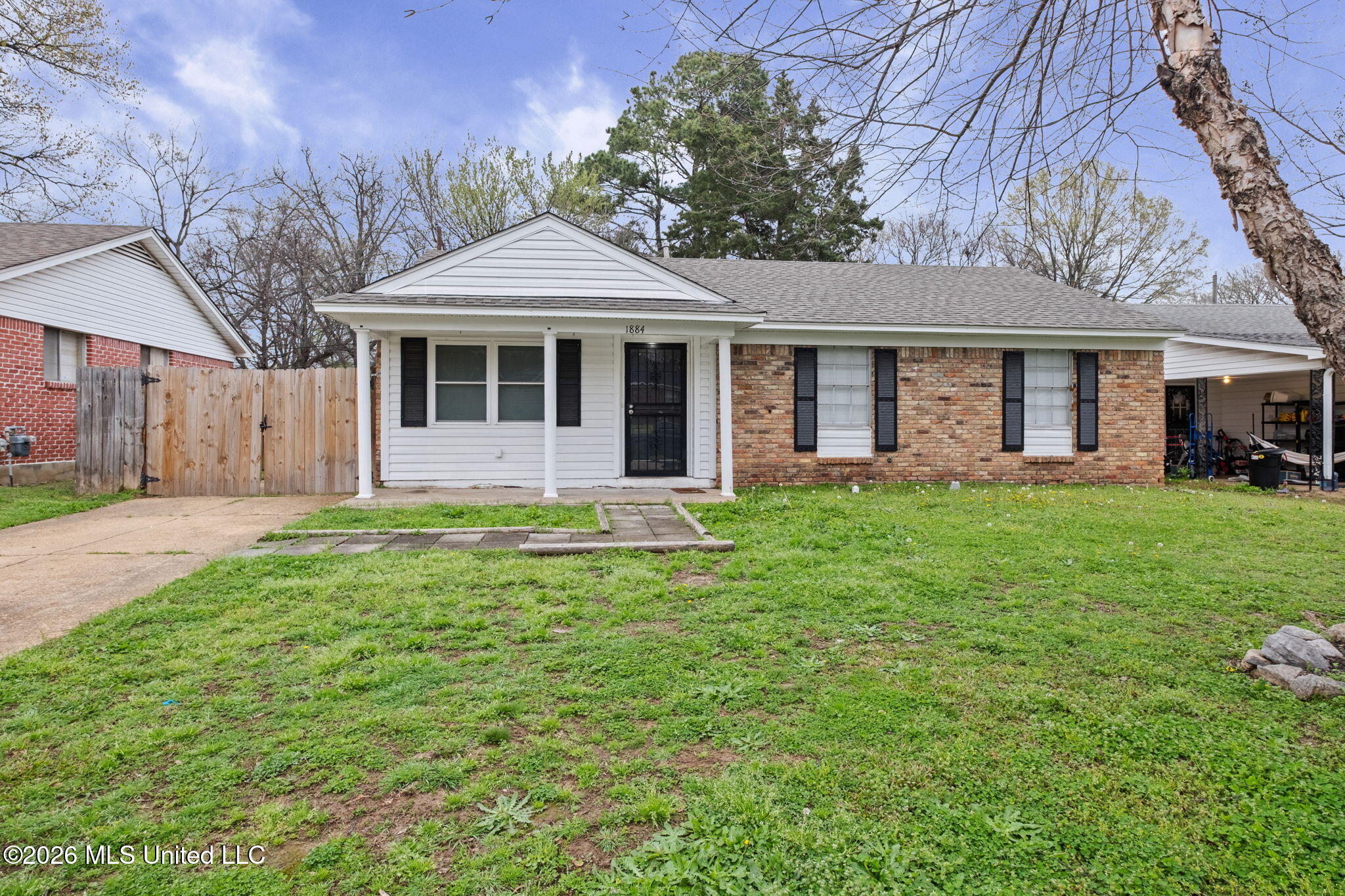 1884 S Conerly Drive, For Sale in Southaven - eXp Realty