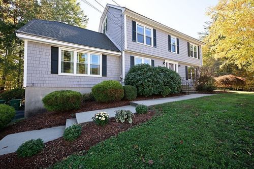 10 Cathedral Circle, Nashua, NH, 03063 | Card Image
