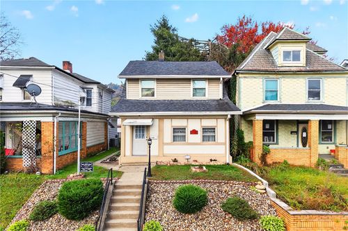 2025 7th Ave, Beaver Falls, PA, 15010 | Card Image