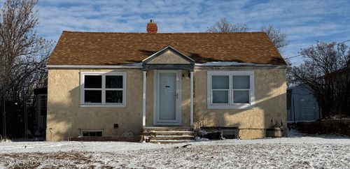 544 S Central Ave, Beach, ND, 58621-4003 | Card Image