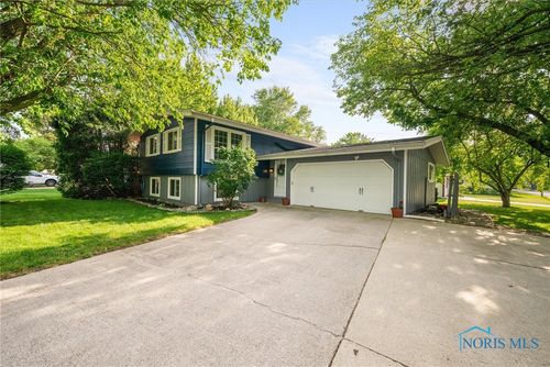 800 Jackson St, Bowling Green, OH, 43402-4310 | Card Image