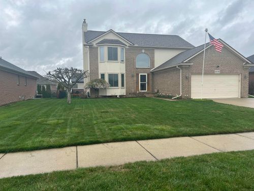 29105 Bay Pointe Dr, Chesterfield, MI, 48047-6029 | Card Image