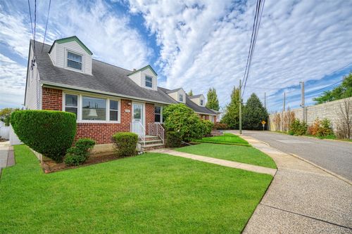 504 6th Ave, New Hyde Park, NY, 11040-5456 | Card Image