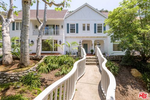 2628 Mandeville Canyon Rd, LOS ANGELES, CA, 90049 | Card Image