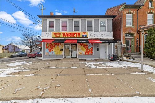 {{alt}} | Card Image