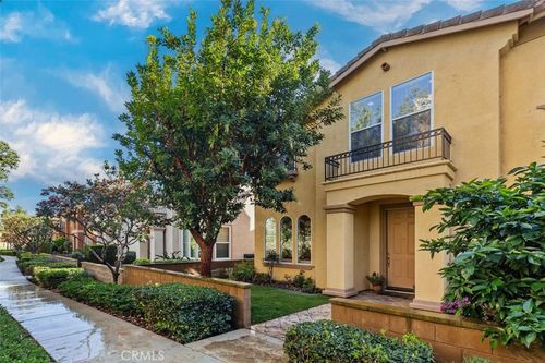 29 Roseville, Irvine, CA, 92602-2029 | Card Image