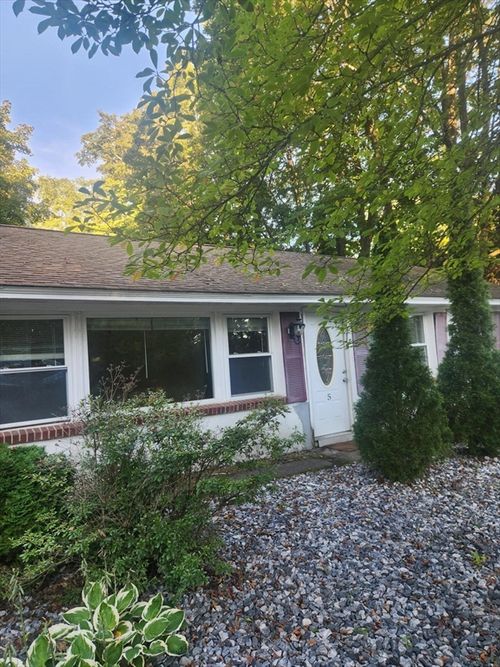 5 Greenville St, Spencer, MA, 01562-2216 | Card Image