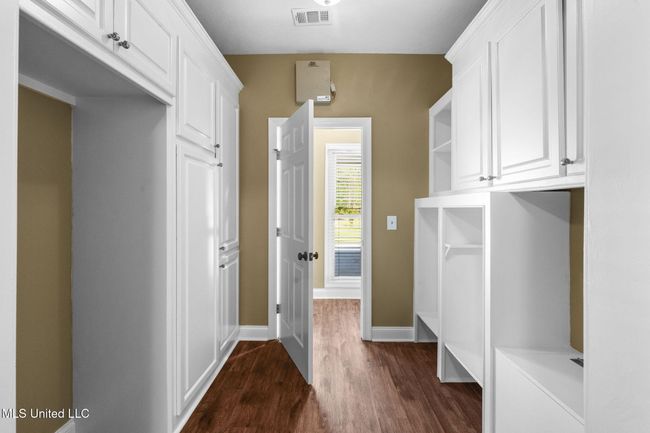 89-web-or-mls-211 Lake Terrace-43 | Image 44