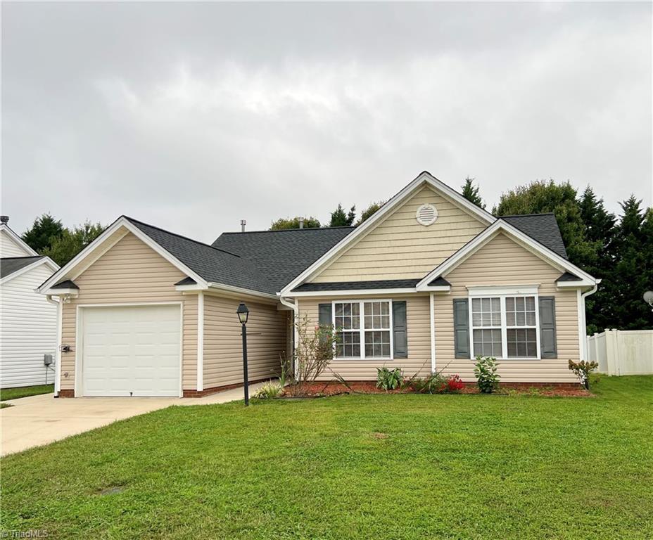 Summerlyn Place Dr, Kernersville, NC 27284