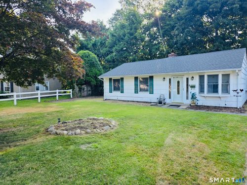 116 Snow Crystal Ln, Stamford, CT, 06905-1822 | Card Image