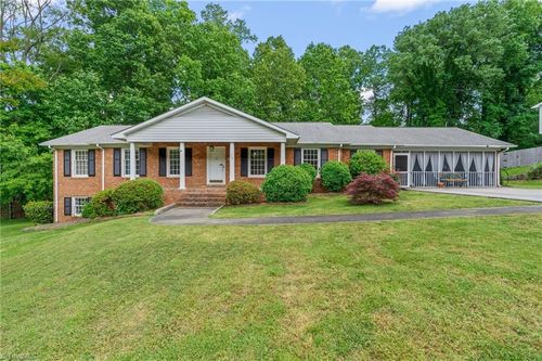 938 Croyden St, High Point, NC, 27262-7046 | Card Image