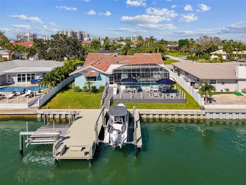 320 Belle Isle Ave, BELLEAIR BEACH, FL, 33786-3608 | Card Image